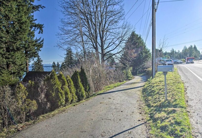 Unique Camano Cabin W/ Mountain + Water Views