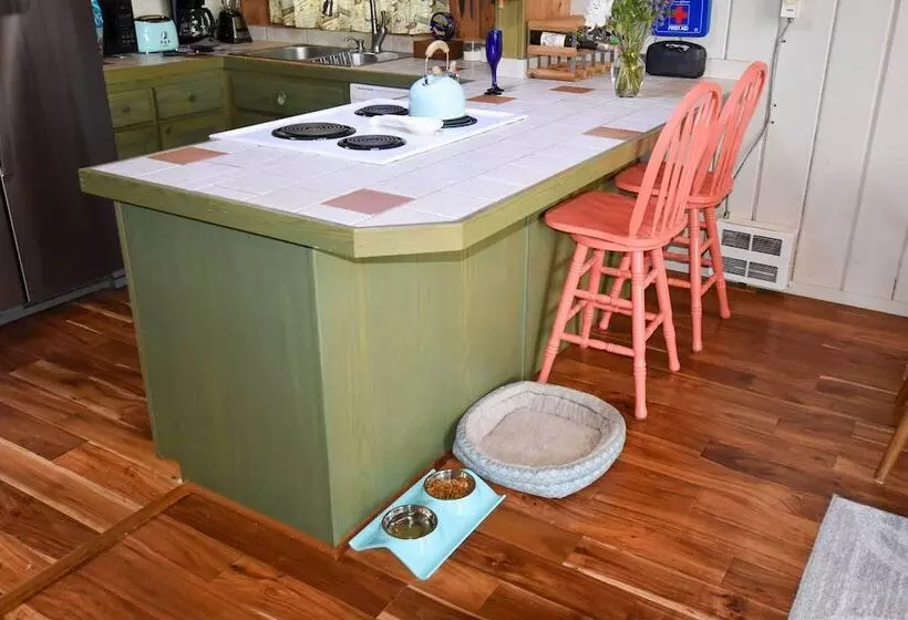 Unique Camano Cabin W/ Mountain + Water Views