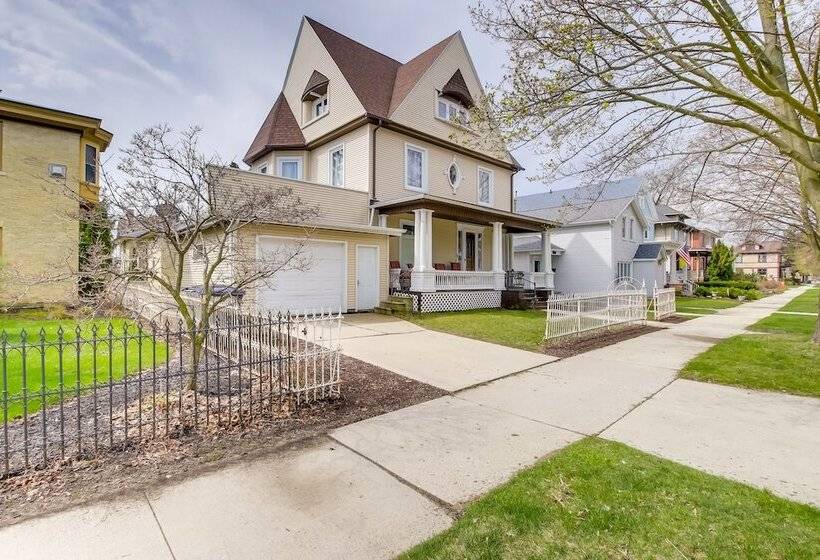 Updated Sheboygan Home W/ Porch < 1 Mi To Beach