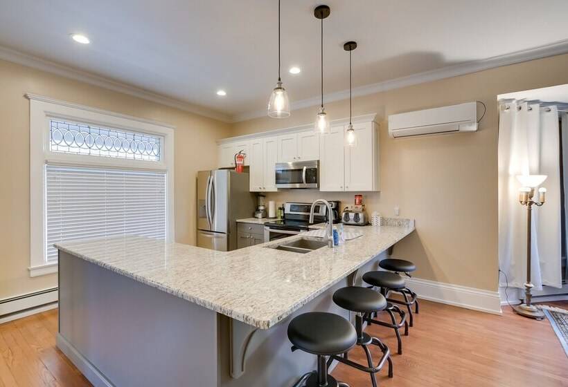 Updated Sheboygan Home W/ Porch < 1 Mi To Beach