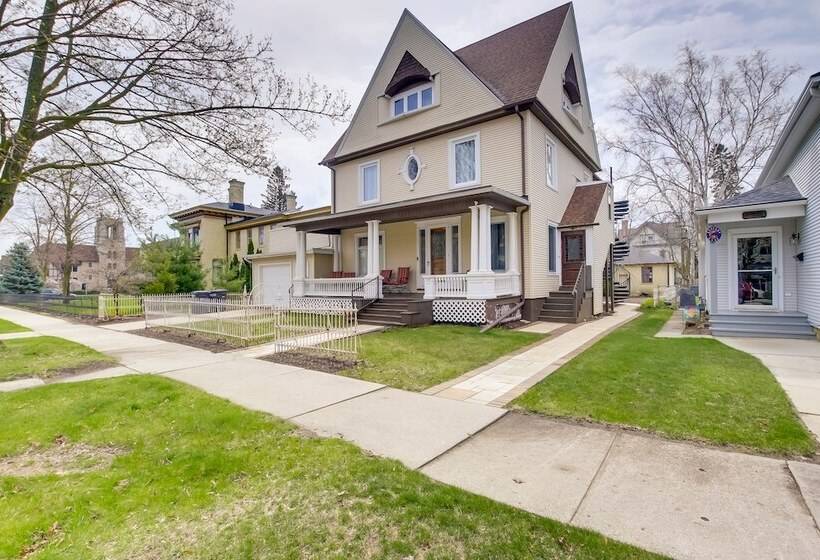 Updated Sheboygan Home W/ Porch < 1 Mi To Beach