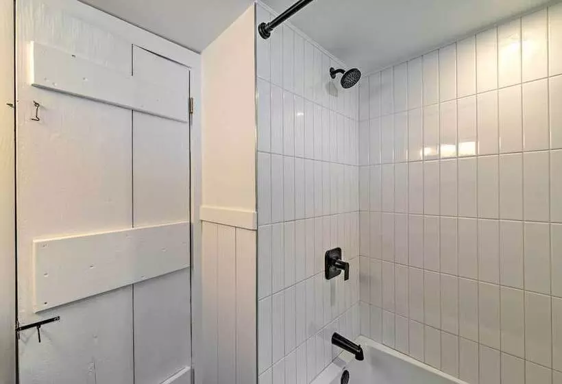 Vermont Ski Chalet ~ 5 Mi To Magic Mountain