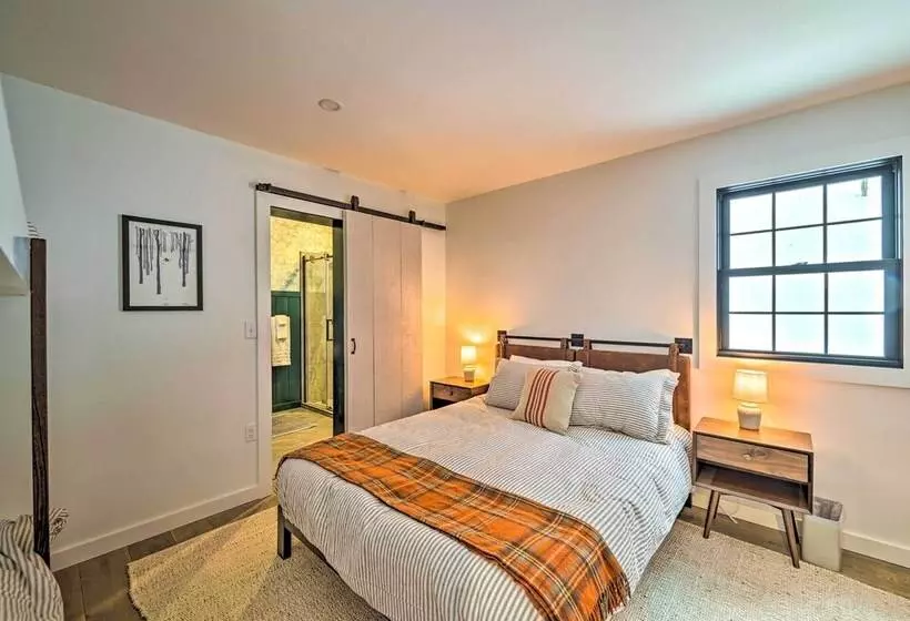 Vermont Ski Chalet ~ 5 Mi To Magic Mountain