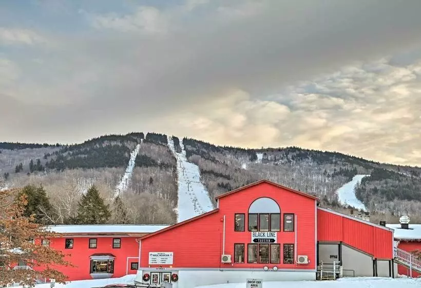 Vermont Ski Chalet ~ 5 Mi To Magic Mountain