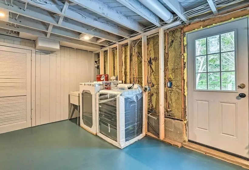 Vermont Ski Chalet ~ 5 Mi To Magic Mountain