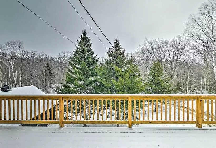 Vermont Ski Chalet ~ 5 Mi To Magic Mountain