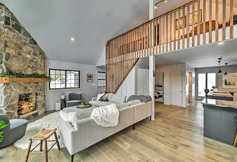 Vermont Ski Chalet ~ 5 Mi To Magic Mountain