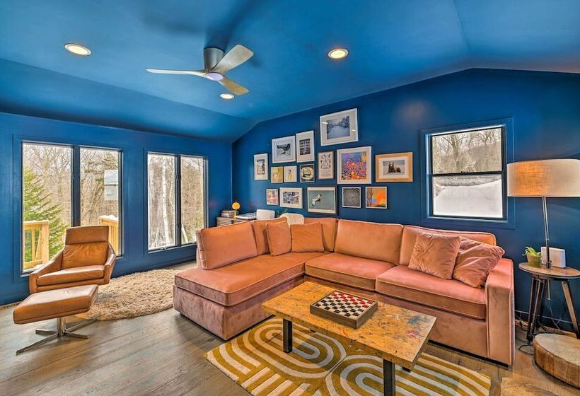 Vermont Ski Chalet ~ 5 Mi To Magic Mountain