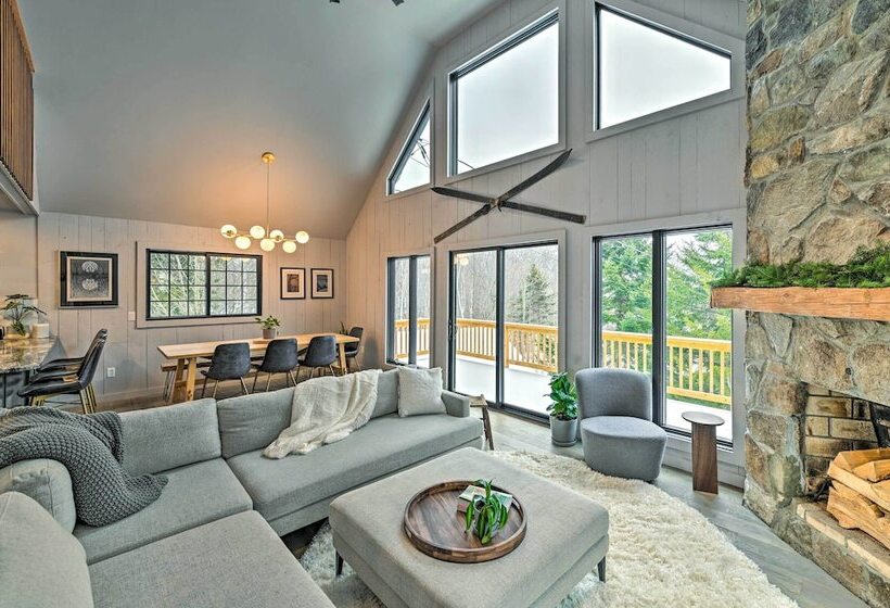 Vermont Ski Chalet ~ 5 Mi To Magic Mountain