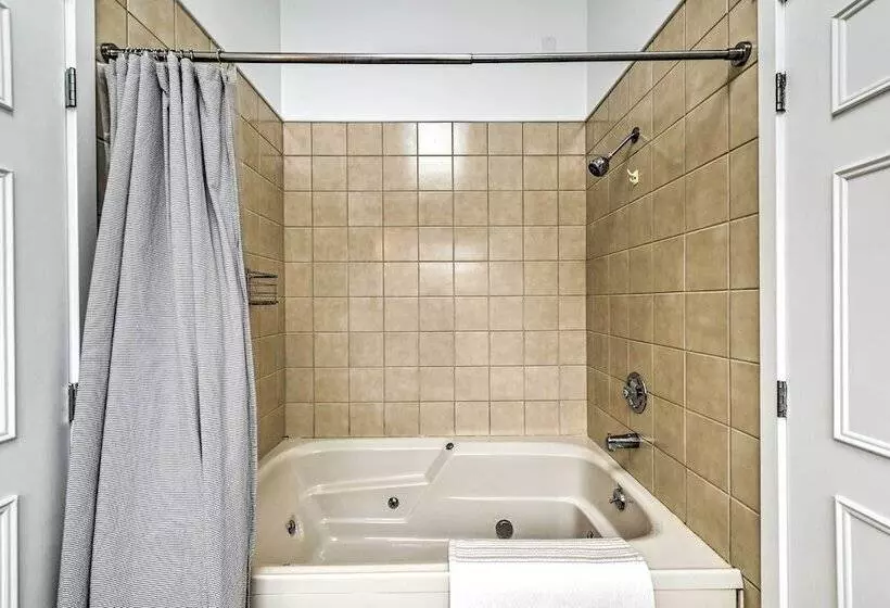 Vermont Ski Chalet ~ 5 Mi To Magic Mountain