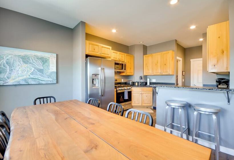 Vivid Home On Red Lodge Mountain Golf Course!