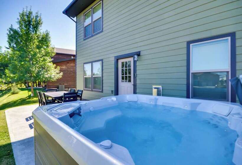 Vivid Home On Red Lodge Mountain Golf Course!