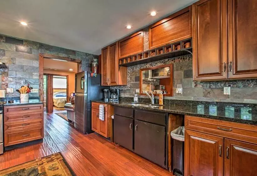 Waterfront Lake Koshkonong Home W/ Pier & Fire Pit