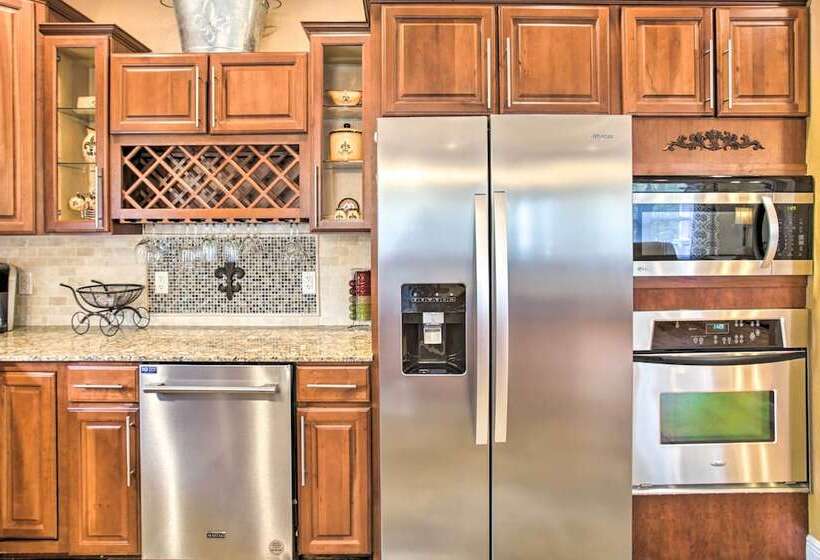 Waveland Family House, 4 Minute Drive To The Beach