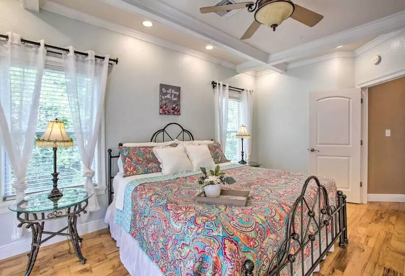 Waveland Family House, 4 Minute Drive To The Beach