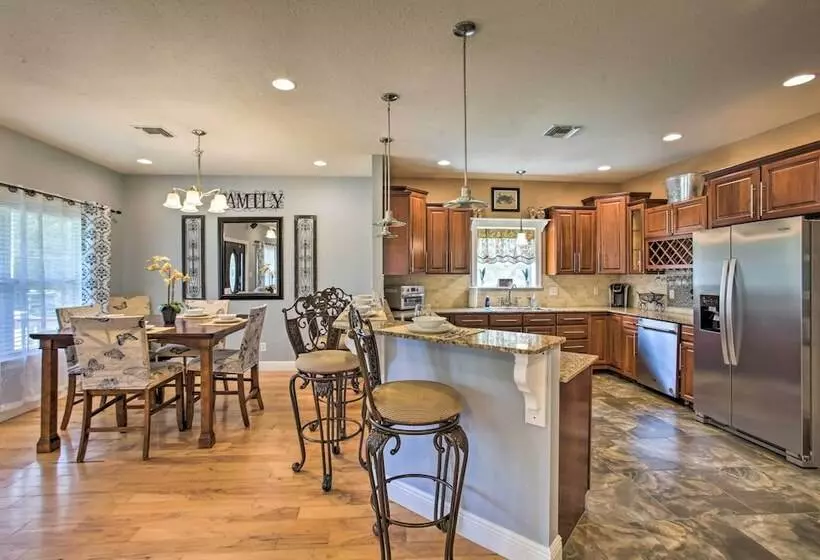 Waveland Family House, 4 Minute Drive To The Beach