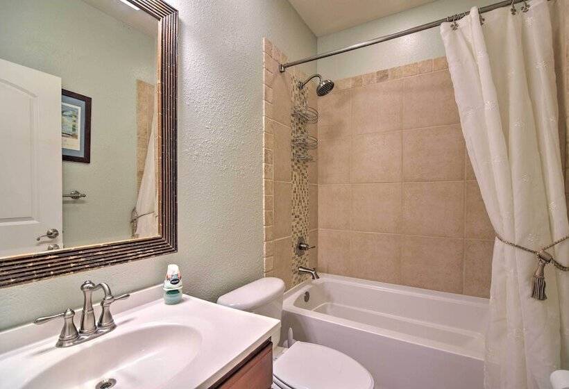 Waveland Family House, 4 Minute Drive To The Beach