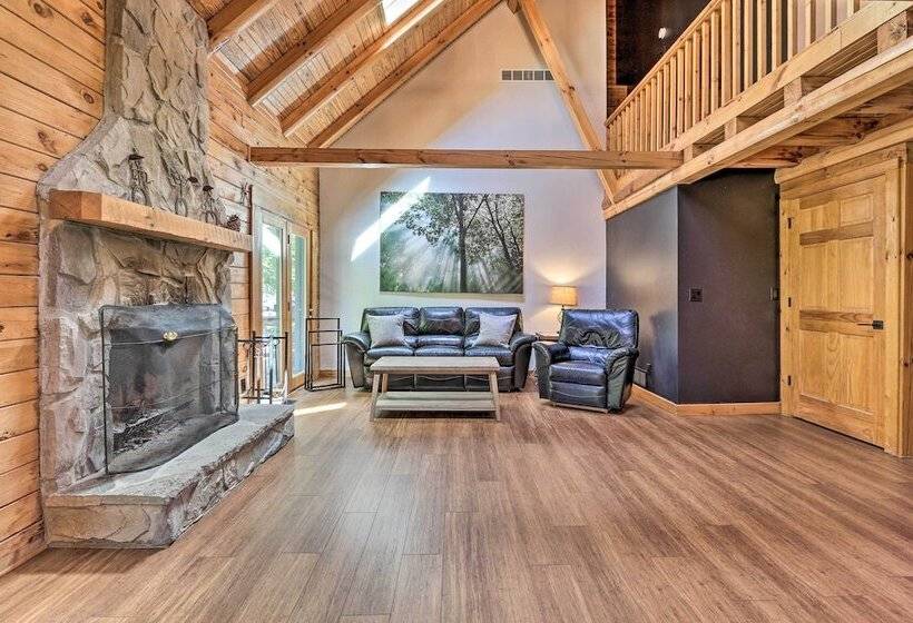 Wren S Nest Cabin  On 15 Acres W/ Hot Tub!