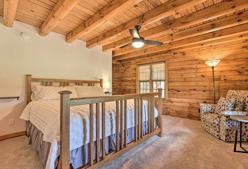 Wren S Nest Cabin  On 15 Acres W/ Hot Tub!