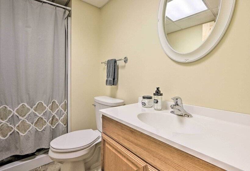 Wren S Nest Cabin  On 15 Acres W/ Hot Tub!