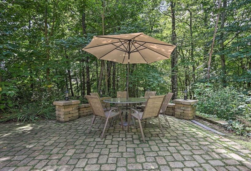 Wren S Nest Cabin  On 15 Acres W/ Hot Tub!