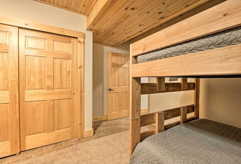 Wren S Nest Cabin  On 15 Acres W/ Hot Tub!