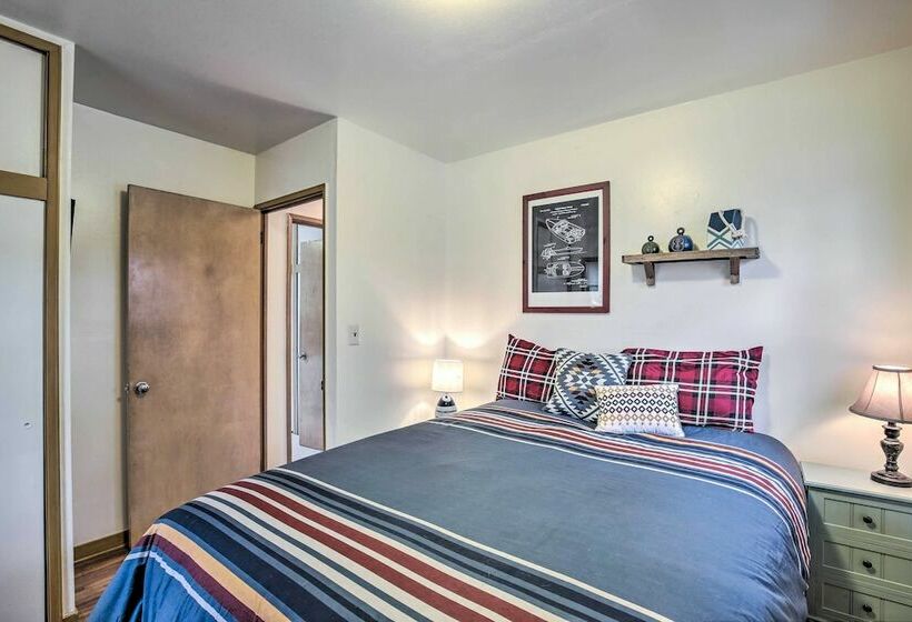 Birchwood Cottage With Red Cedar Lake Access!