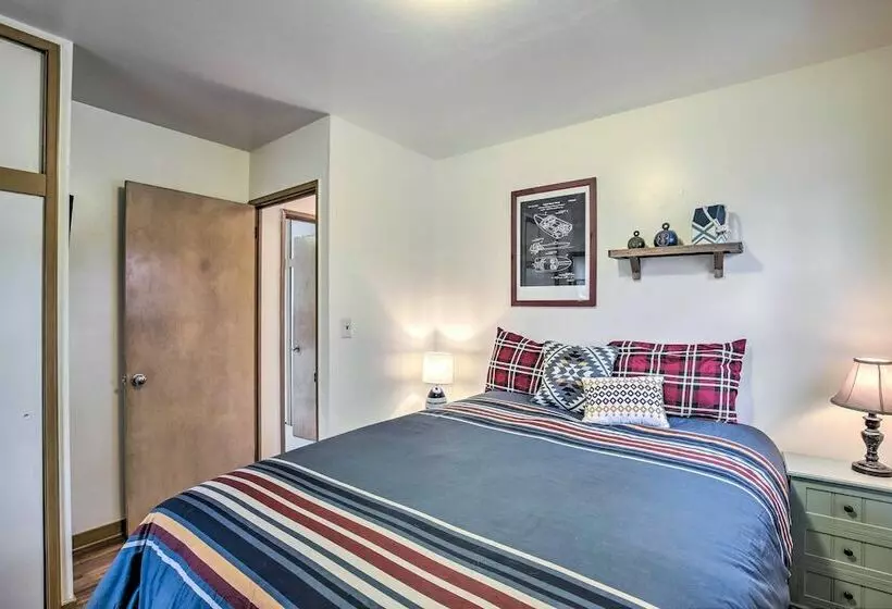 Birchwood Cottage With Red Cedar Lake Access!