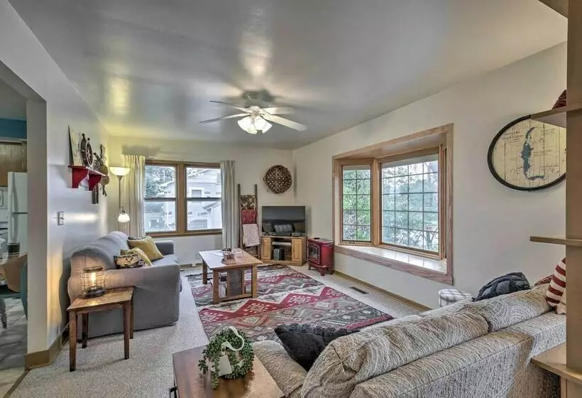 Birchwood Cottage With Red Cedar Lake Access!