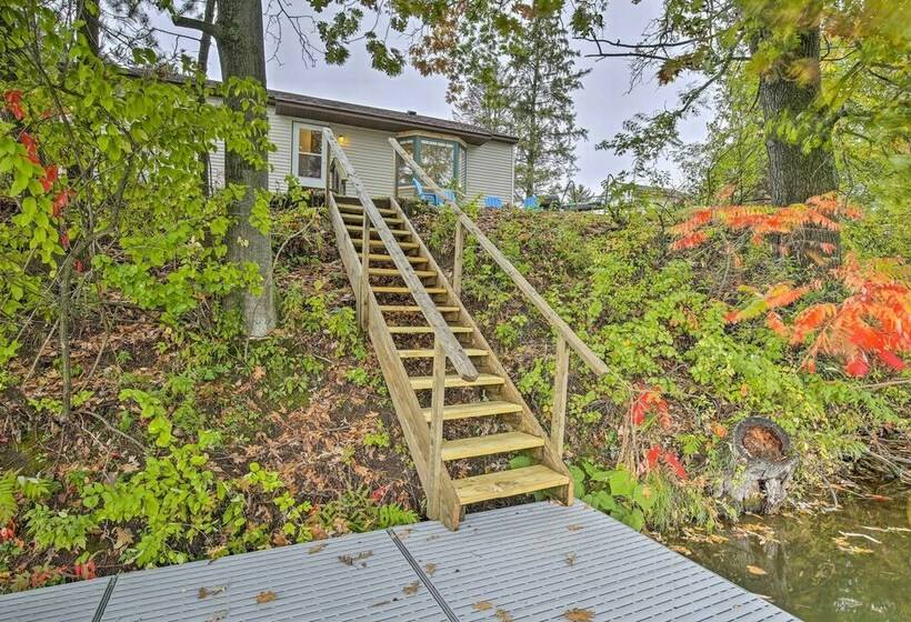 Birchwood Cottage With Red Cedar Lake Access!