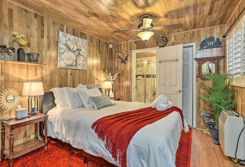 1 Mi To Lake Gregory: Boho Crestline Cabin