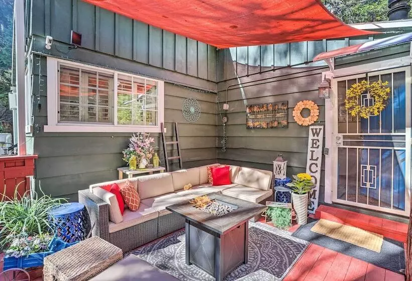 1 Mi To Lake Gregory: Boho Crestline Cabin