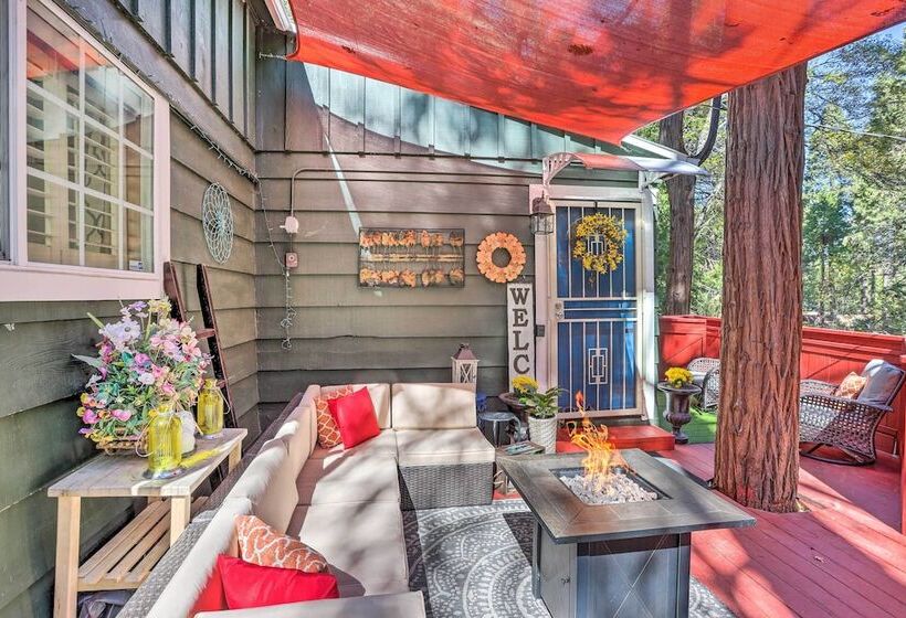 1 Mi To Lake Gregory: Boho Crestline Cabin