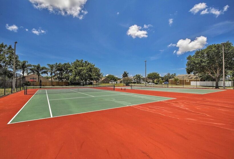 Bradenton Home W/ Saltwater Pool, Spa & Lanai!