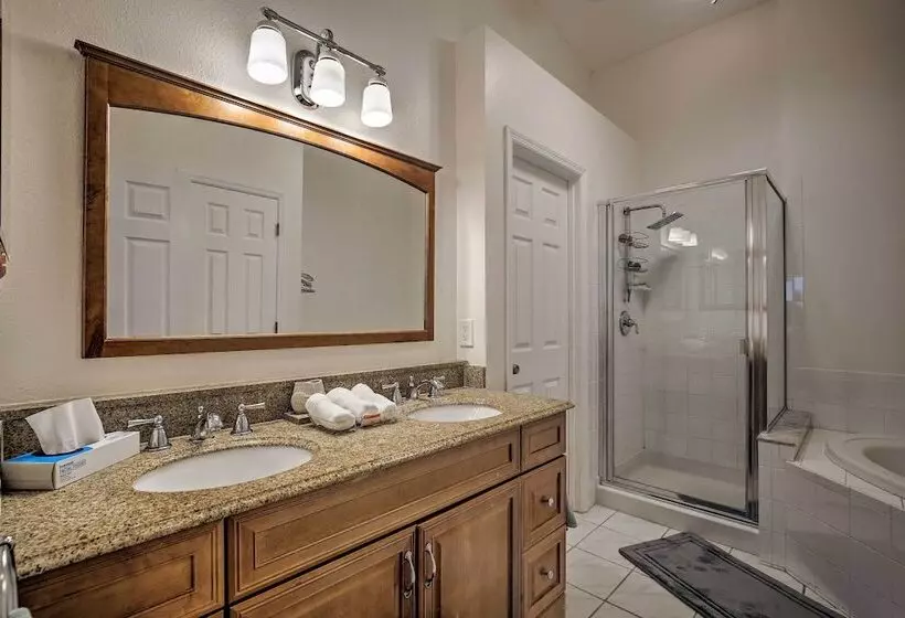 Bradenton Home W/ Saltwater Pool, Spa & Lanai!