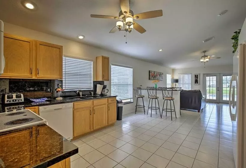 Bradenton Home W/ Saltwater Pool, Spa & Lanai!