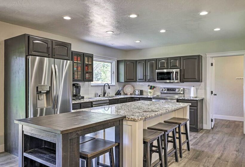 Cedar City Family Home W/ Game Room + Yard!