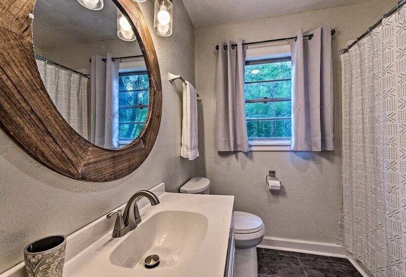 Centrally Located Hot Springs Home W/ Deck!