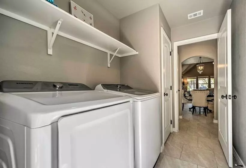 Charming Canyon Lake Home   Walk To Boat Ramp