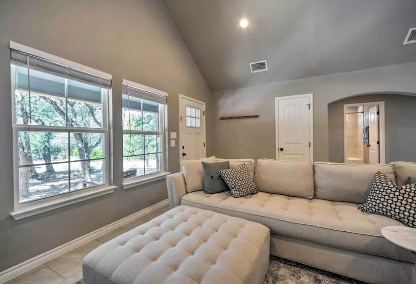 Charming Canyon Lake Home   Walk To Boat Ramp