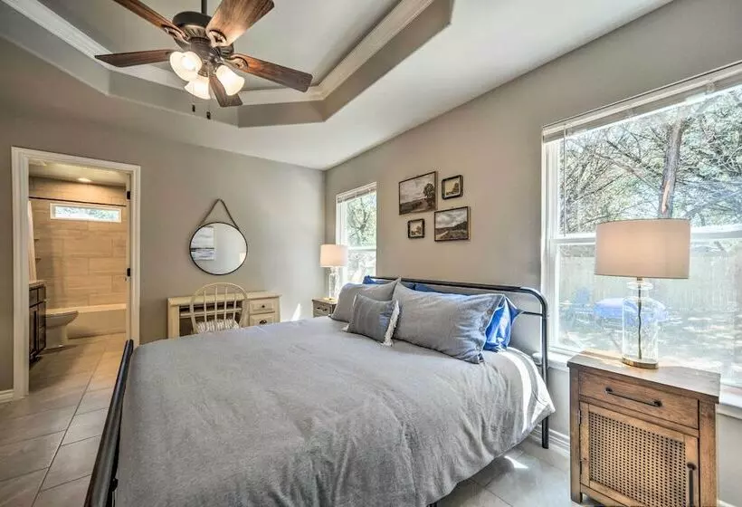 Charming Canyon Lake Home   Walk To Boat Ramp