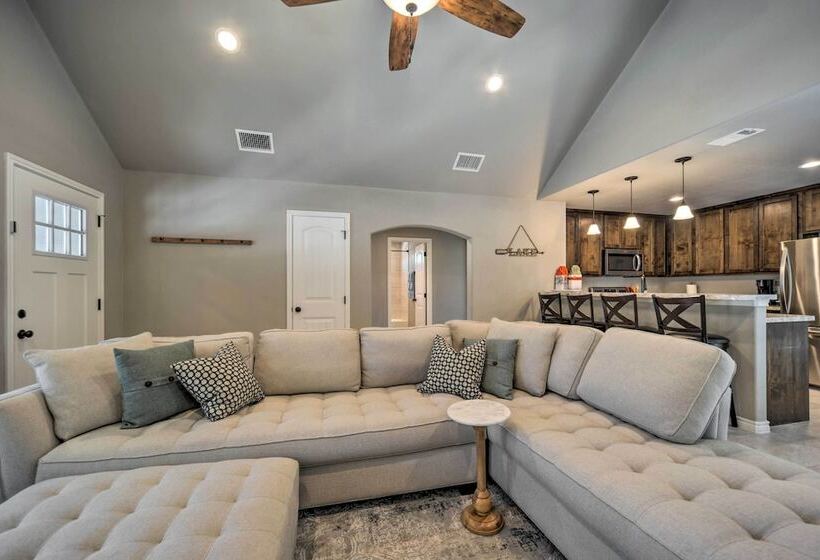 Charming Canyon Lake Home   Walk To Boat Ramp