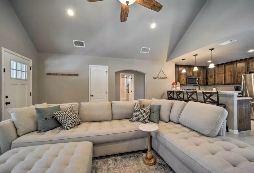 Charming Canyon Lake Home   Walk To Boat Ramp
