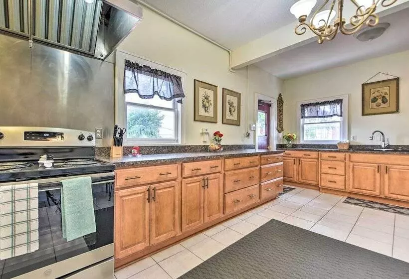 Historic Green Cove Springs Home   Walk To Coast!