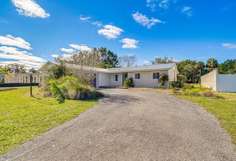 Riverfront Home W/ Boat Dock & Kayaks!