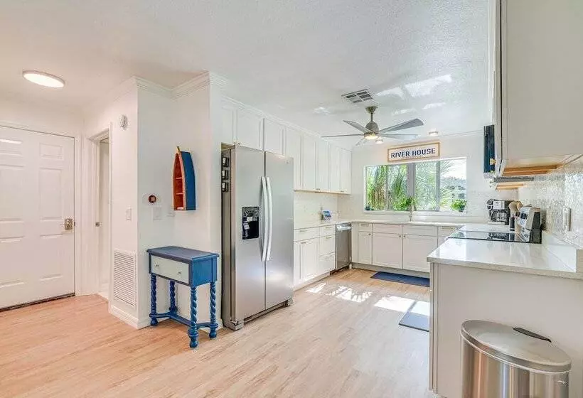 Riverfront Home W/ Boat Dock & Kayaks!