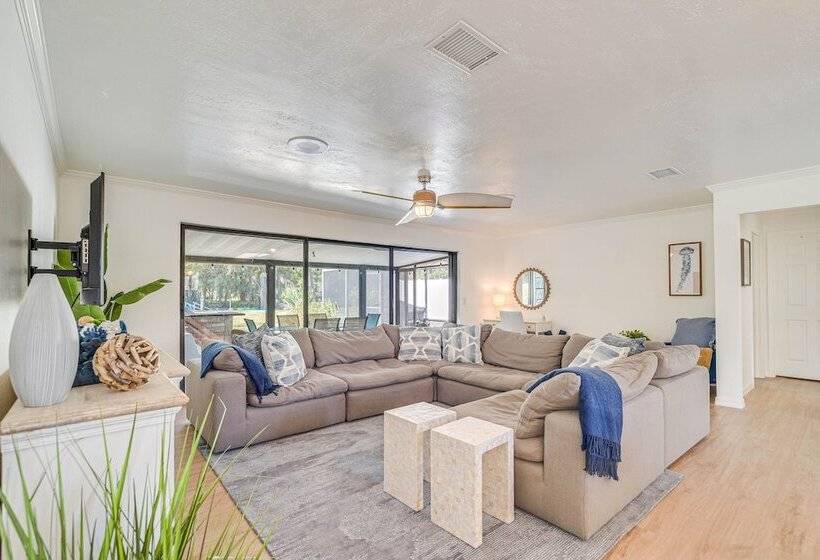 Riverfront Home W/ Boat Dock & Kayaks!