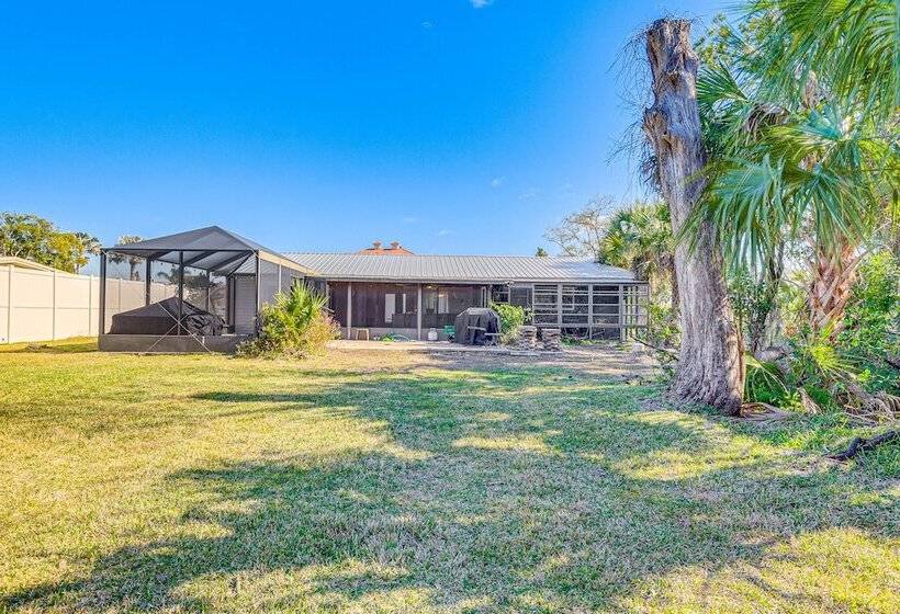 Riverfront Home W/ Boat Dock & Kayaks!