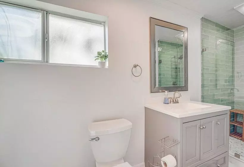 Riverfront Home W/ Boat Dock & Kayaks!