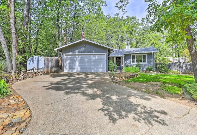 Charming Shasta Lake Retreat: Boat, Hike & Fish!